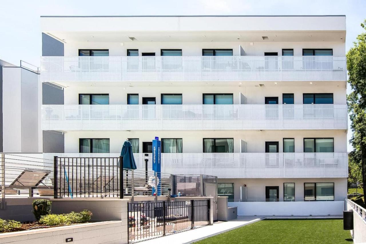 Вилла Gulch Located With 4 Beds, Pool, Private Patio And Secure Parking Нэшвилл Экстерьер фото